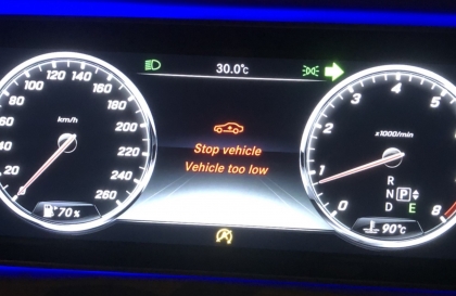 Xe Mercedes S400 bị hư phuộc, có chỗ nào sửa nhanh không các bác?